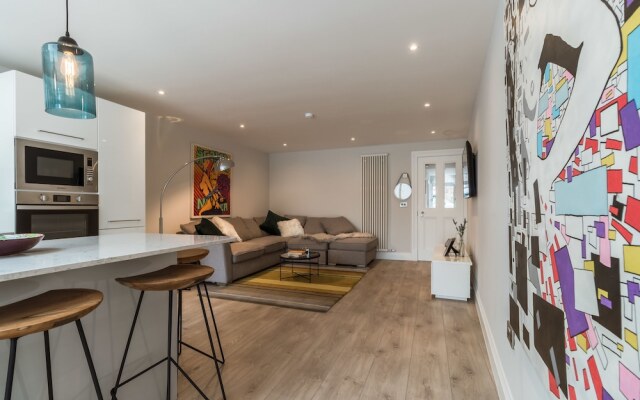 The Jack Butler Yeats Suite by 5STARSTAY