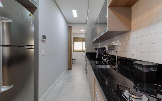 Apto luxuoso a 230m da praia de Jurerê VJE301