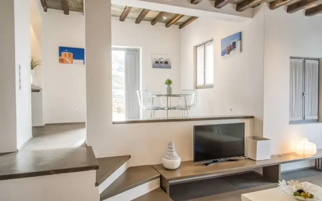 Tinos Pegion House
