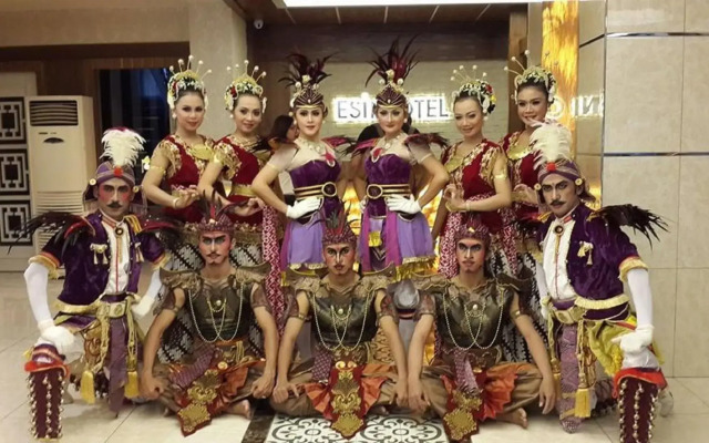 Esin Hotel