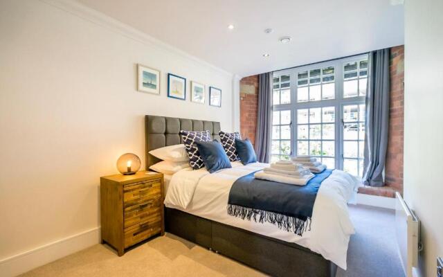 26 Cocoa Suites (parking included)