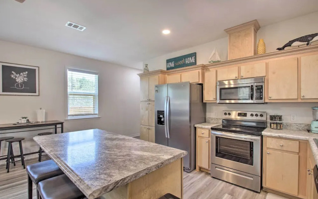 Downtown Pensacola Vacation Rental w/ Yard!