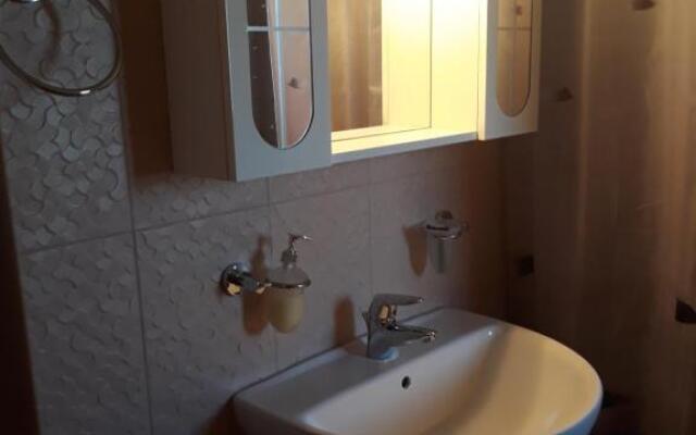 Διπλακατοικια Δηλεσι