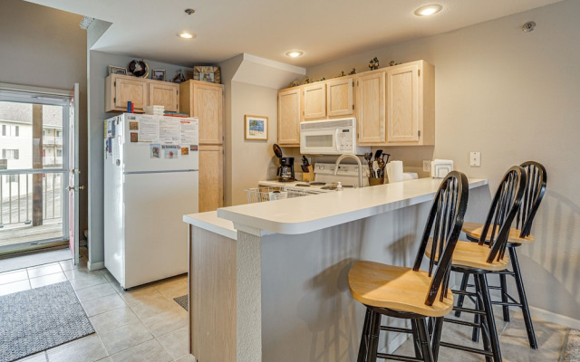 Ozark Condo W/community Pool & Beach Access