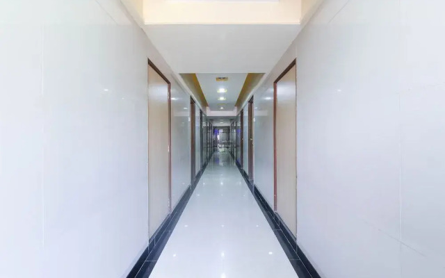 OYO Home 61748 Royal Stay Kalamboli