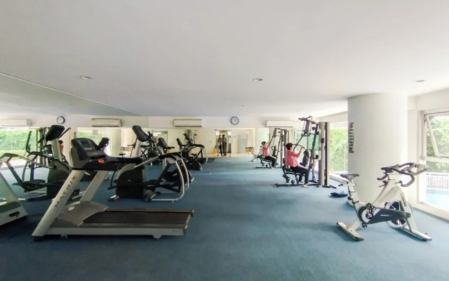 Homey 1Br Apartment At Dago Suites