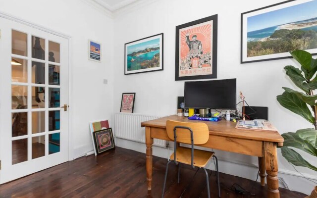 Bright 2 Bedroom Flat in Lower Clapton