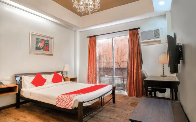 OYO 579 Anisabel Suites