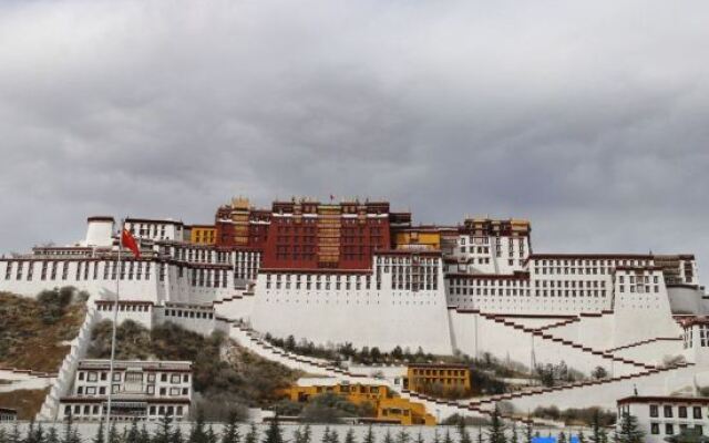 Kangsang Youth Hostel (Potala Palace Jokhang Temple)