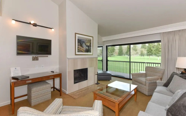760 S At Silverado 1 Bedroom Condo by RedAwning