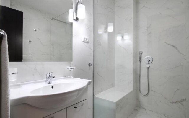 Hotel Shine