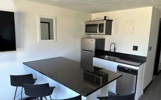 Harborside Suites