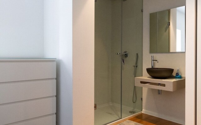 Modern-luxury in Tigne Point w Pool, Best Location