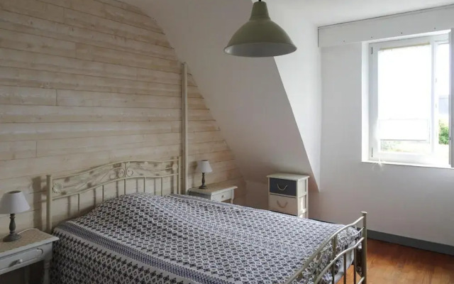 Semi-detached House, Port-louis