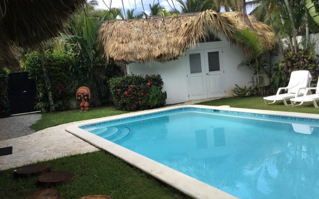 "pretty Caribbean Style Villa"