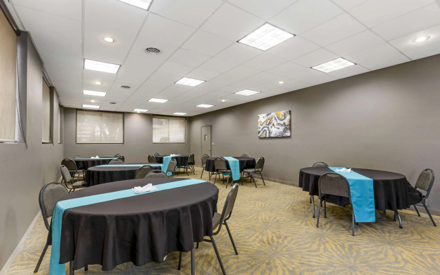 Best Western Plus Landing View Inn & Suites