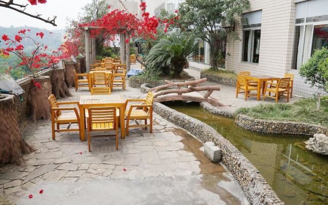 Xiongfei Holiday Hotel - Zigong