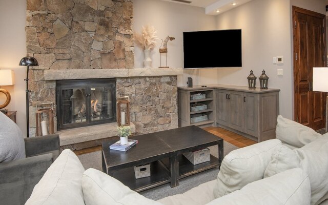 Cascade Village Condo