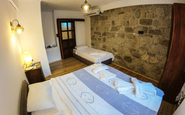Zeushan Kucuk Otel