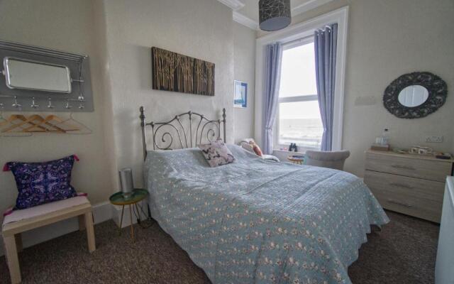 Glan y Mor Hotel