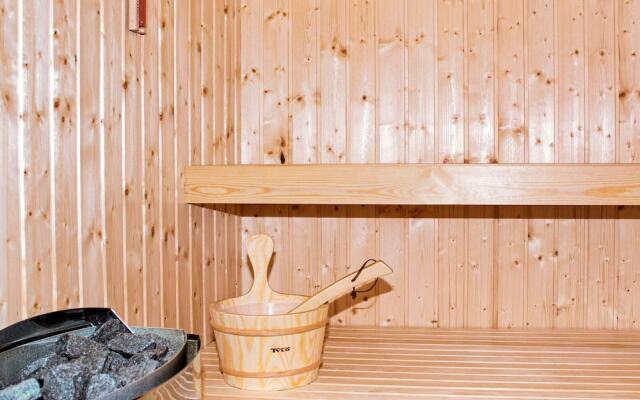 10 Person Holiday Home in Blavand