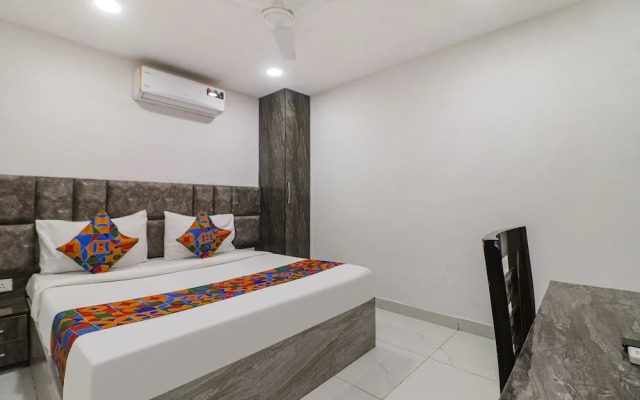 Oyo Townhouse 1126 Super 8