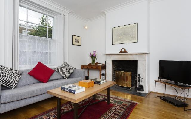 Veeve  Elegant 2 Bed Victorian House Vauxhall