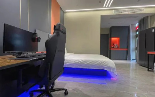 Peak Top E-sports Hotel (Puxing Highway)
