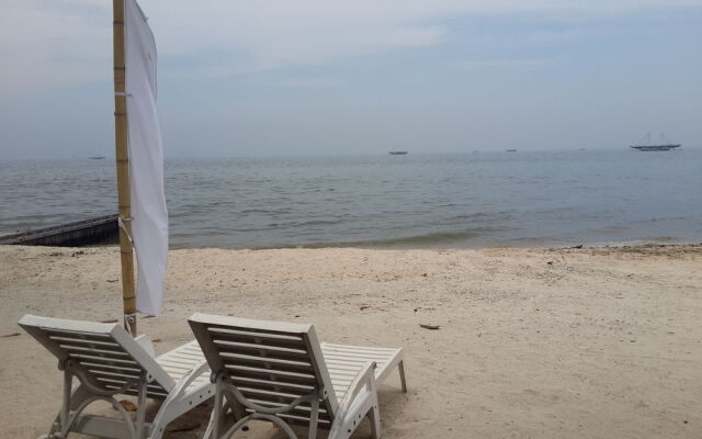 Pulau Ayer Resort & Cottages