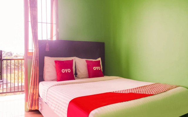 OYO 3744 D'akasia