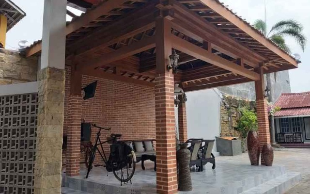 Dhina Finny Graha
