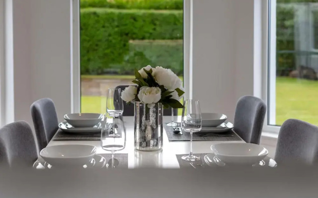 Seafield House - Donnini Apartments