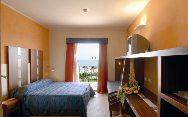Serenusa Resort