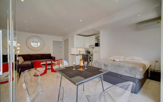 STUDIO MODERNE et LUMINEUX PROCHE CROISETTE A0B132