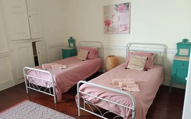 Casa dos Livros - Guest House