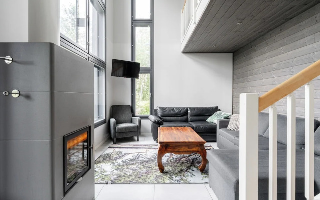 Peaceful 2BR Getaway Cabin at Riihivuori