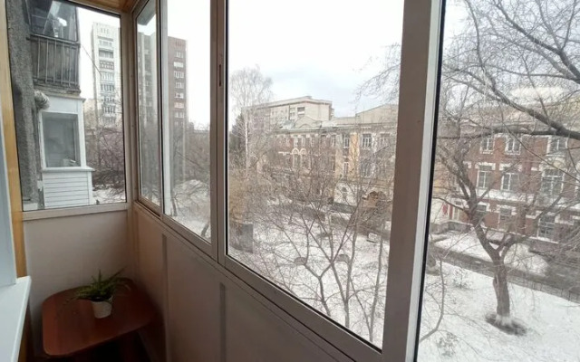 Диван и Чемодан на пр-кте Красный, 59