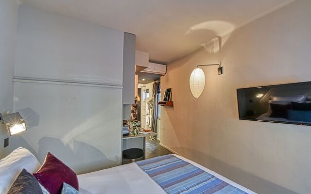 Amazing Chic Apt in Le Suquet by GuestReady