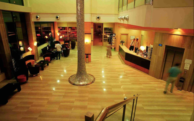 Hotel California Palace