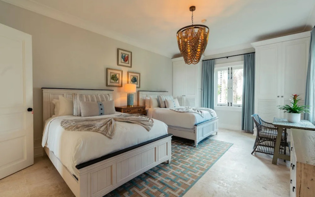 Oceanfront Luxury Villa With Amazing Staff