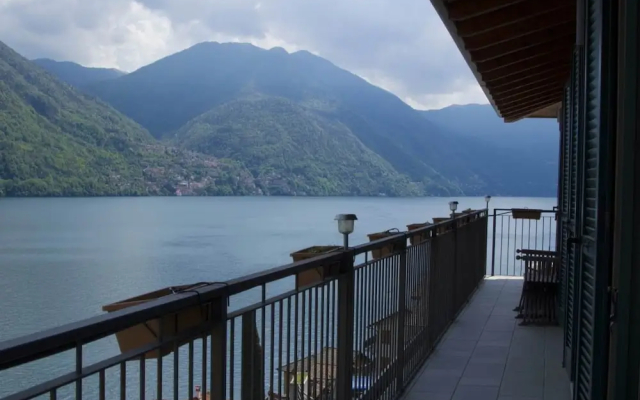 Silver Lake Residence