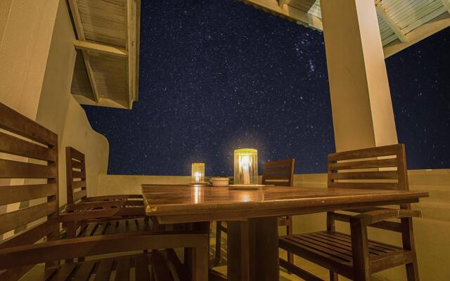 Avenra Beach Hikkaduwa