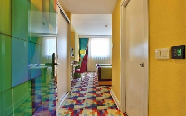 Mayi Hotel