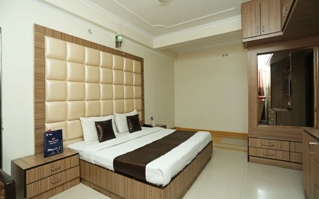 OYO 8785 Hotel Queen's Pearl