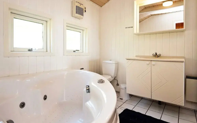 8 Person Holiday Home in Sjolund-by Traum