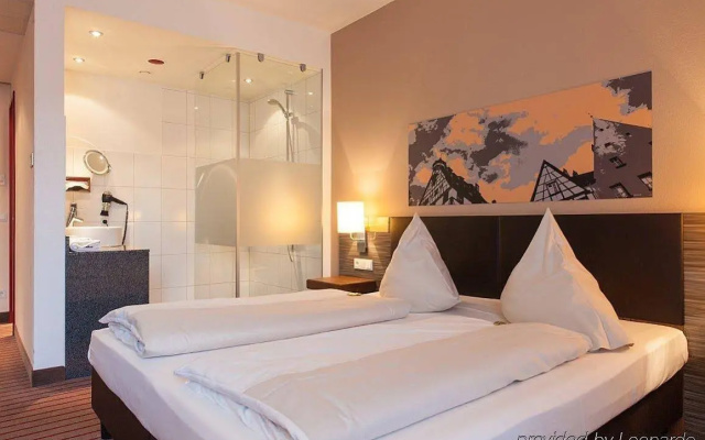 NOVINA HOTEL Tillypark