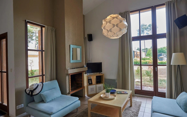 Luxurious detached villa in a nature reserve with a castle