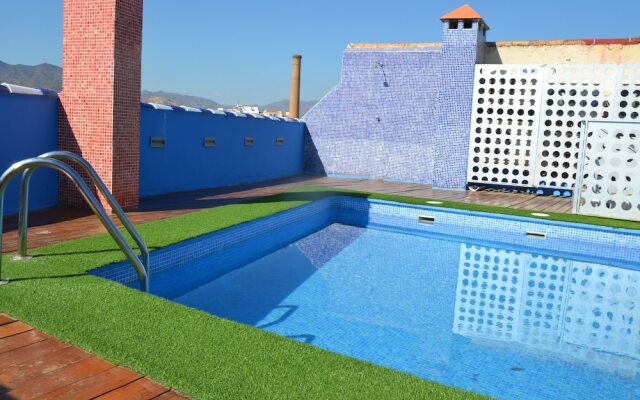 Calle Carretería & Pool