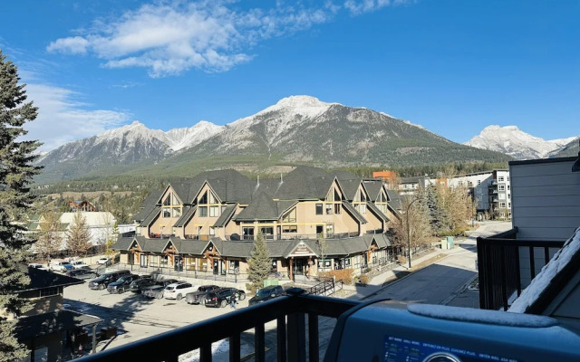 Skyline 205 Mountain View Townhouse-AC-Heated Pool-Hot Tub