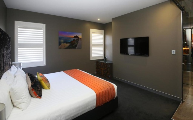 Junction Hotel – Guest Rooms – Newcastle